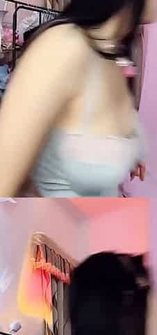 Beauty small tit amateur teen masturbating her shaved pussy