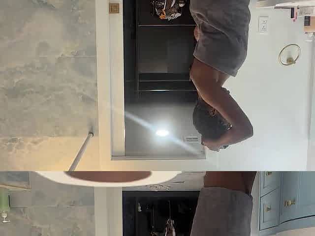 two Hot Bitches Eating Snatch in the Shower