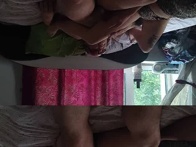 Real amateur pair mutual masturbation in cozy countryside