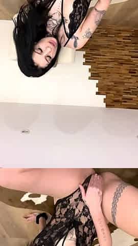 Big boob brunette masturbates on webcam