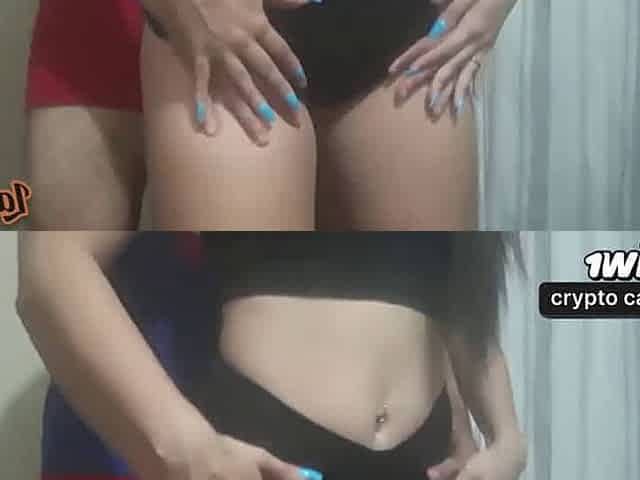 Jovem morena voluptuous me chupa e engole meu esperma de forma deliciosa.