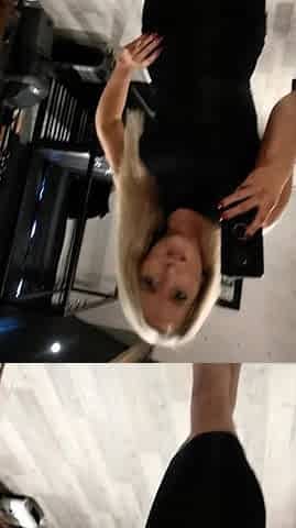 amateur blonde solo webcam