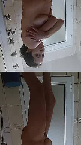Free bath shower