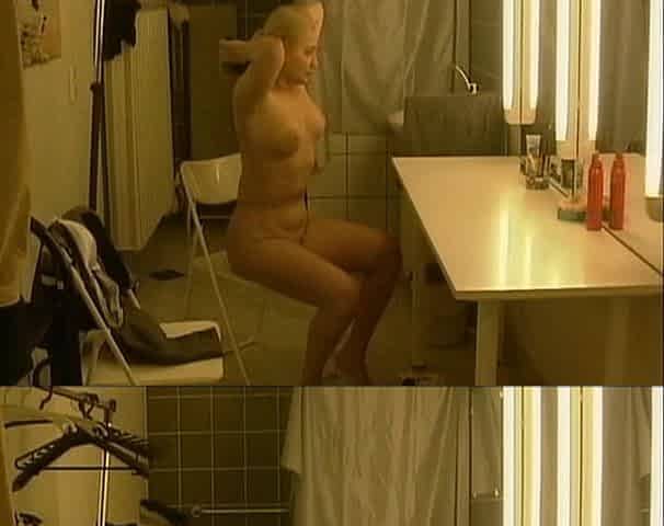 Chubby Babe From Germany Having Fun Fingering Her Pussy on Camera