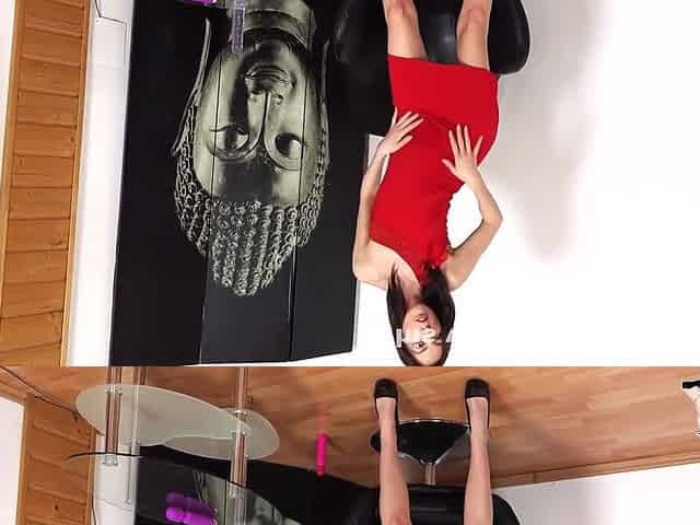 Chanel Kiss In Beautiful Young Lady Gapes Her Pussy For You