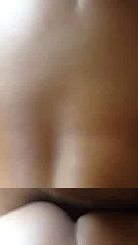 Big cumshot on MILF ass