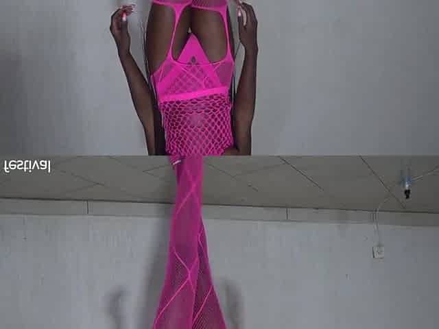 Sexy slim Black nympho whith lengthy legs spending your evening on my knob