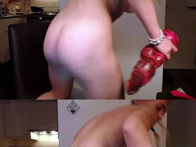Amateur blonde teen solo dildo
