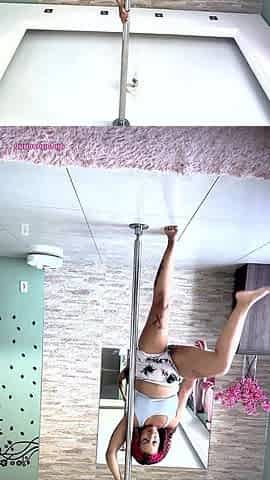 Pole Dancing Farting Nonstop Sexy Curves Chubby Girl Practice Session