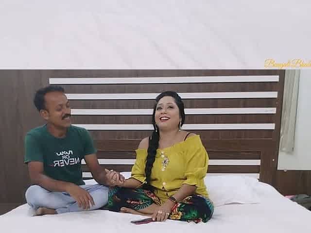 Beautiful Big Boobs Indian Bengali Mature MILF Desi Bhabhi Fucked by Devar