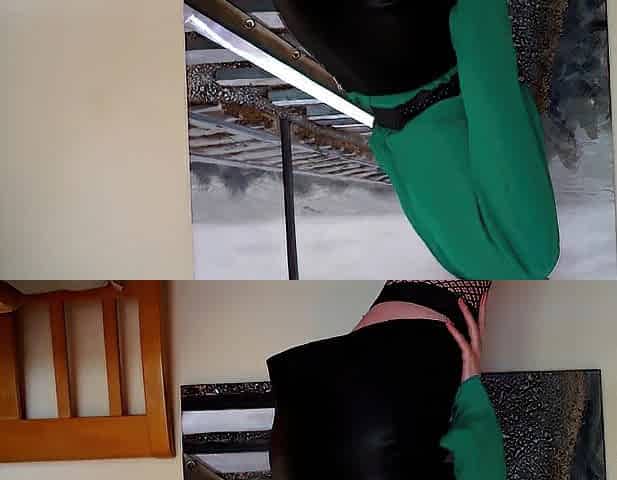 two x hintereinader abspritzen in der Mittagspause German Teen