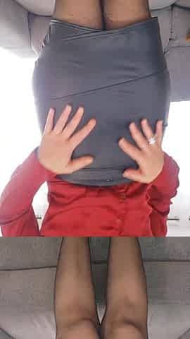 Hey u, do u like my large booty in this leather petticoat?