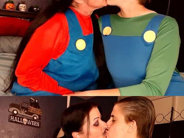Lesbian Kissing Halloween Cosplay