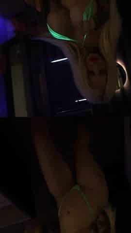 busty blonde babe natural boobs big breasted babe di