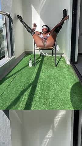 Ebony Thick Gets Gets a Squirting Orgasm