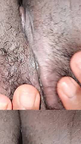 Chic Black Chick Enjoys Solo Fingering Her wetting squirt Cunt