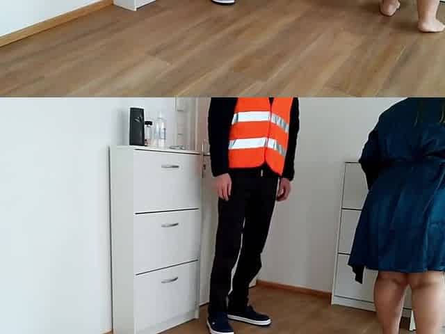 A Delivery Service Error Resulted in Cum on a Mature MILF's Ass
