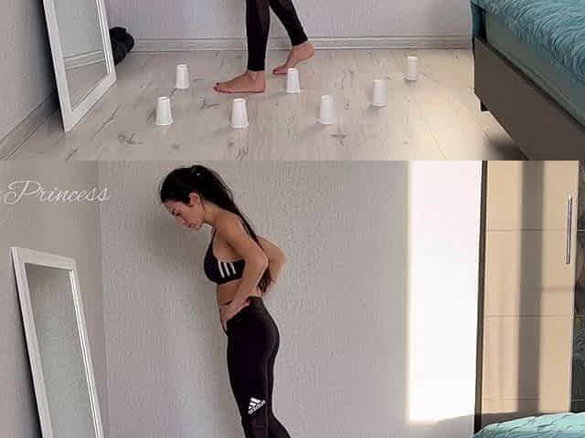 Giantess Destroys a City with Her Ass