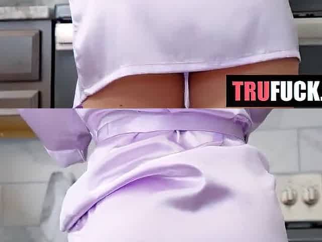 Stepmoms Ass Surprise Diana Grace, Enzo East