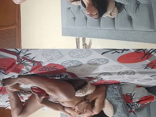 I'm alone in my sexy room screwing my vagina