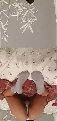 Chupar mi vibrator sucio y meterme mis dedos en mi cono hasta que me sale toda mi leche