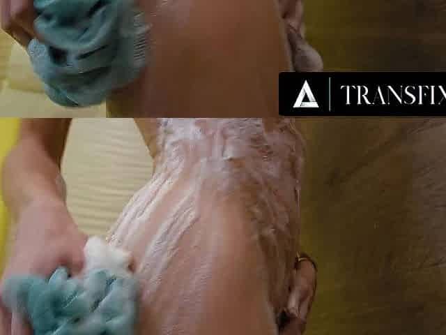 TRANSFIXED - Ariel Demure Caught Eva Maxim Sucking Jade Venus Throughout Shower Curtain Magnificence Gap