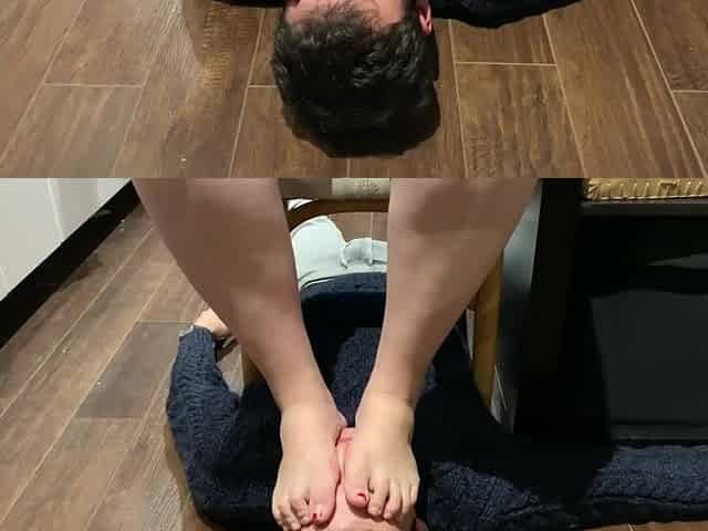 Girlfriend uses my face as footstool as that babe works