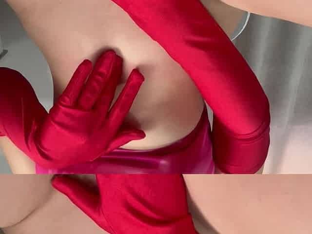 Stepmom Belly Button Play in Red Gloves and Masturbating