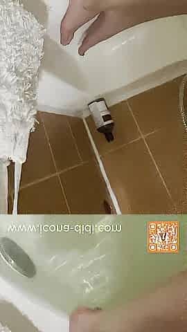 Breasty mother I'd like to fuck Icona Didi bare in the bathroom, teasing and getting willing to masturbate