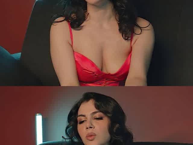 Excited brunette hair Valentina Nappi Opens Her Booty Wide For Giant Weenie