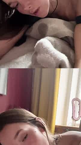 Hot amateur webcam teen masturbates for their fans