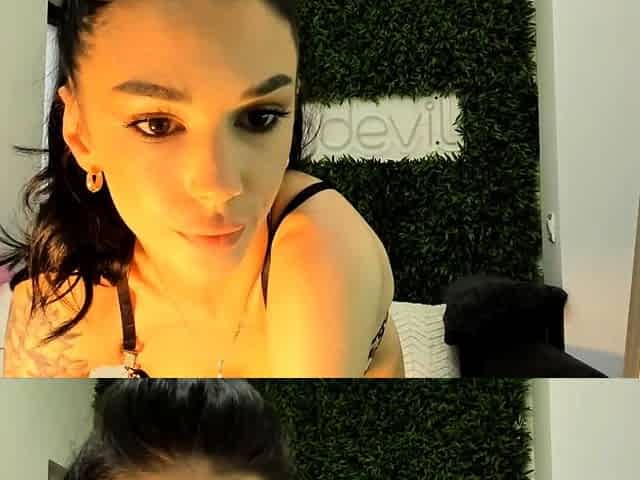 Brunette Solo Webcam Masturbation