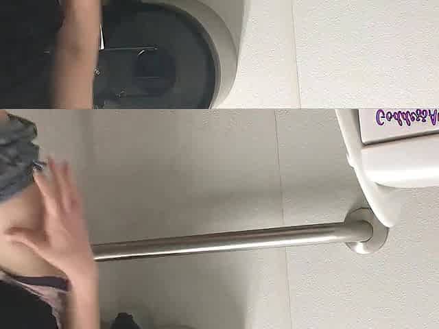 Chase My Hawt Booty & Twat To Public Toilets