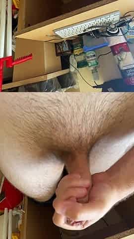 Watching a fit booty cutie and masturbating my weenie