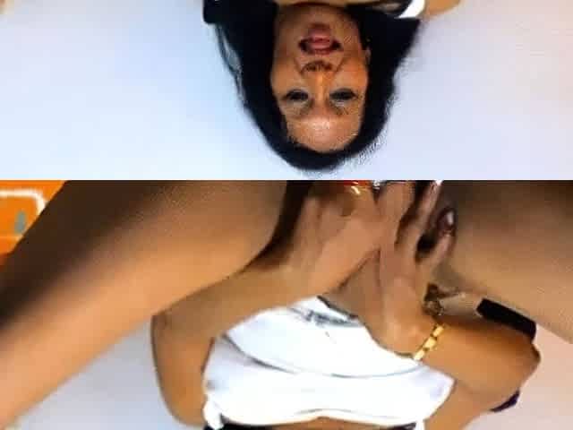 Latina MILF Pussy Play on Webcam