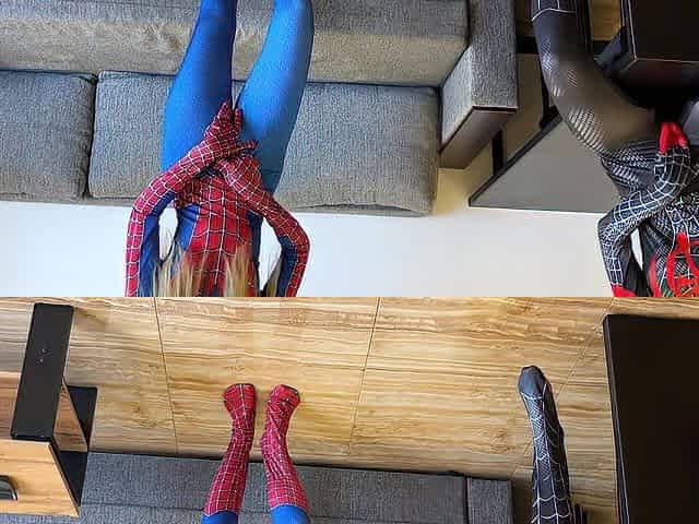 - Oh, no, I was bitten by a ebony spider! - And I was bitten by a red one. Let's squirt!