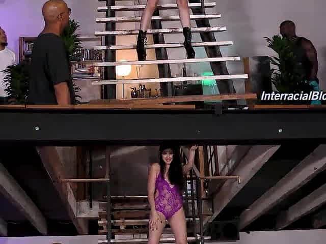 Miranda Miller Likes To Suck Large Ebony Rods