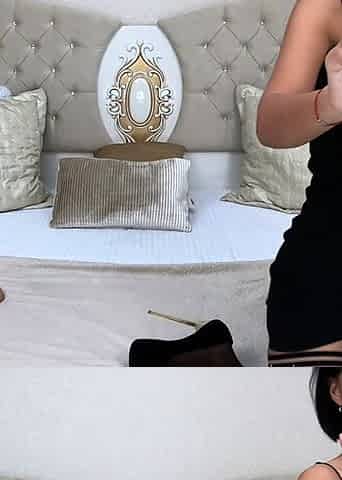 Blonde With Natural Big Boobs Loves Putting A Toy In Her