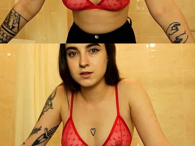 Hot amateur teen girl solos masturbation