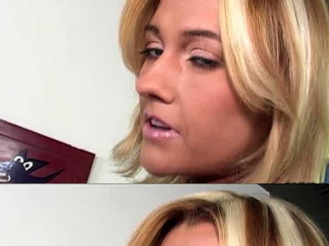 Blonde Teen Fingers On Webcam