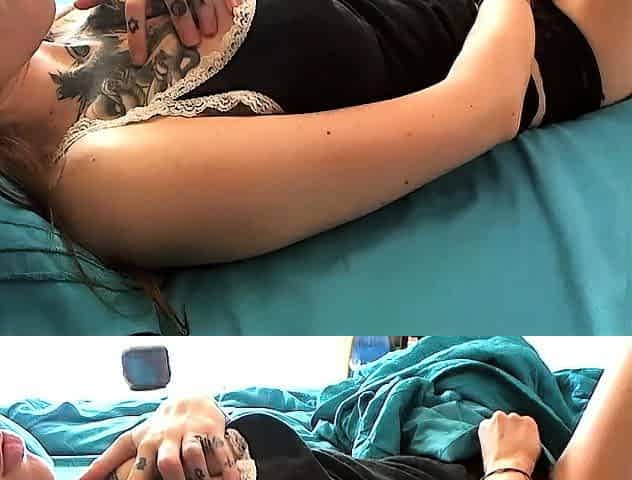 Horny Webcam Babe Solo Masturbation