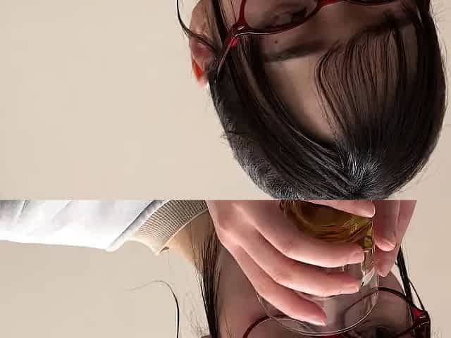 Amateur Asian College Teen Gives Blowjob
