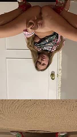 Blonde Fucked Herself with a Dildo at a Friend's House for Squirt