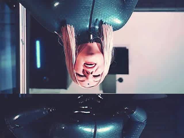 Latex mother I'd like to fuck likes to tease and play!