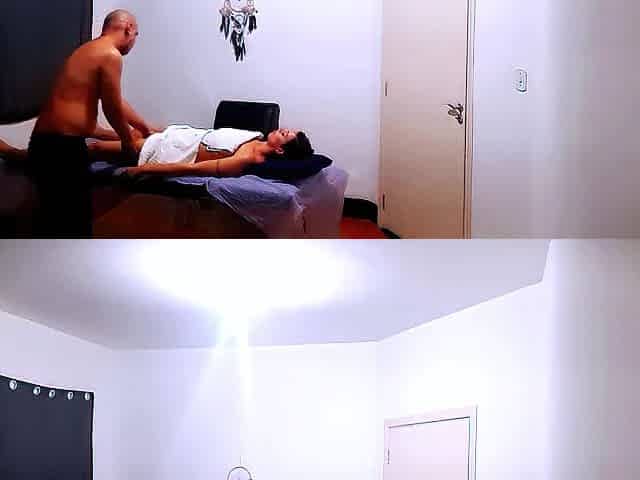 Client seduces masseur in the massage room.