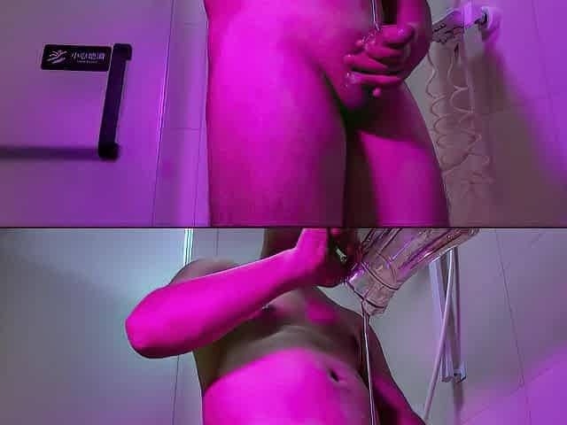 My gf isnt home,i just play with myself