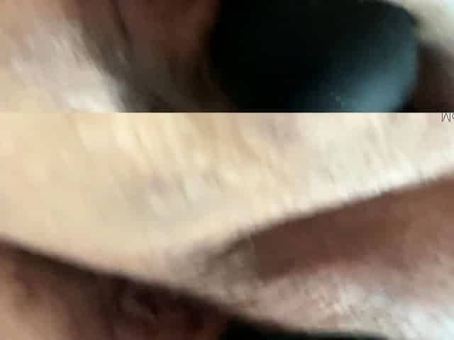 Close up MILF masturbation