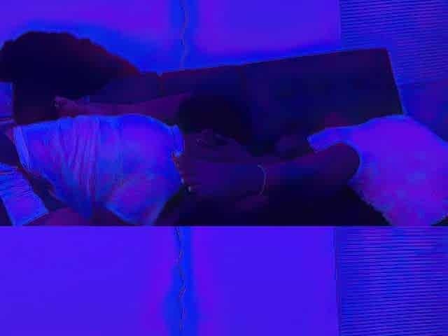 Man EATING Fem VAGINA On The Bed