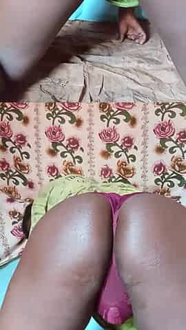 Sexyjayla254 widening and oiling his large ebony booty