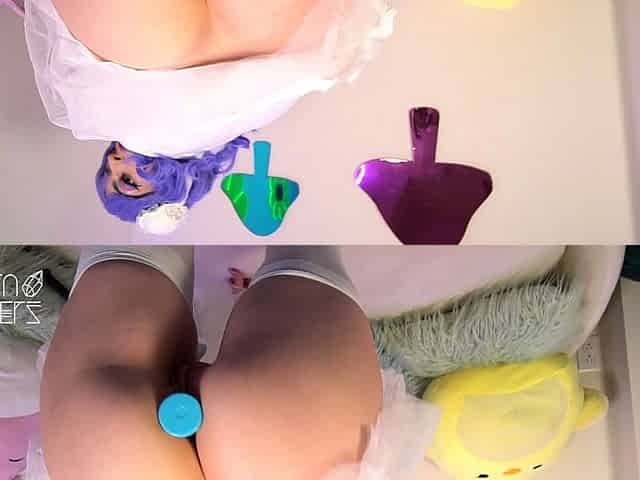 Hot amateur webcam girl teasing in sexy lingerie